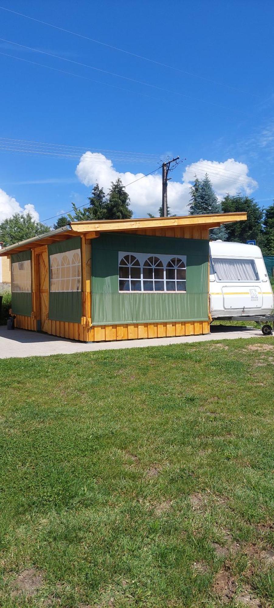 Campsite Gyenescamping Wohnwagen Knaus 1 Rechts *